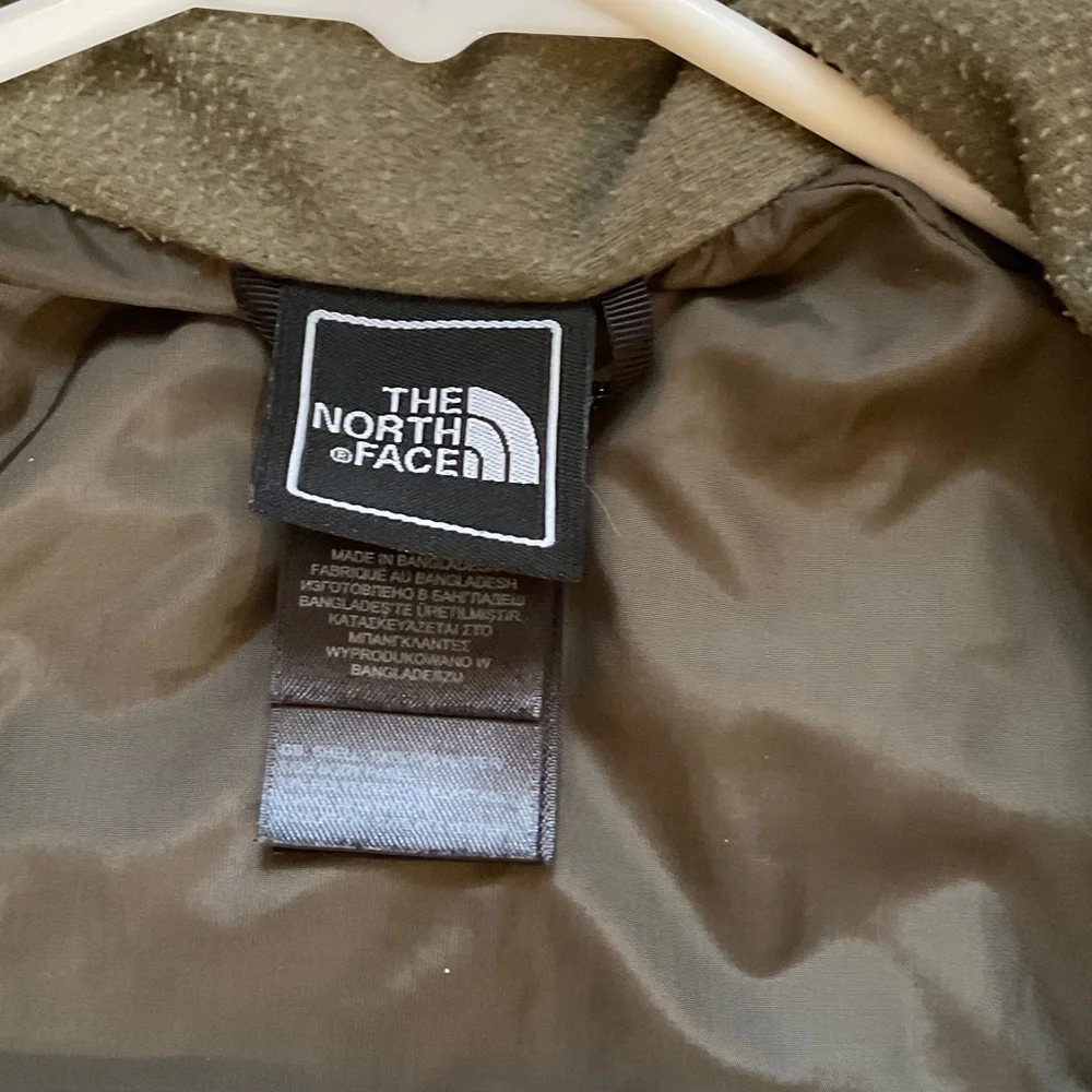 The North Face Gray Insulated Jacket with Pink Logo Accents - Picture 2 of 6